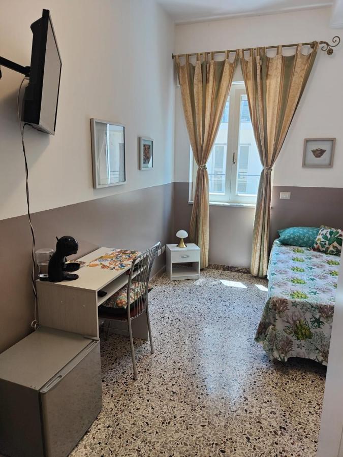 I Mori In Campidoglio Affitta Camere SantʼAgata di Militello エクステリア 写真
