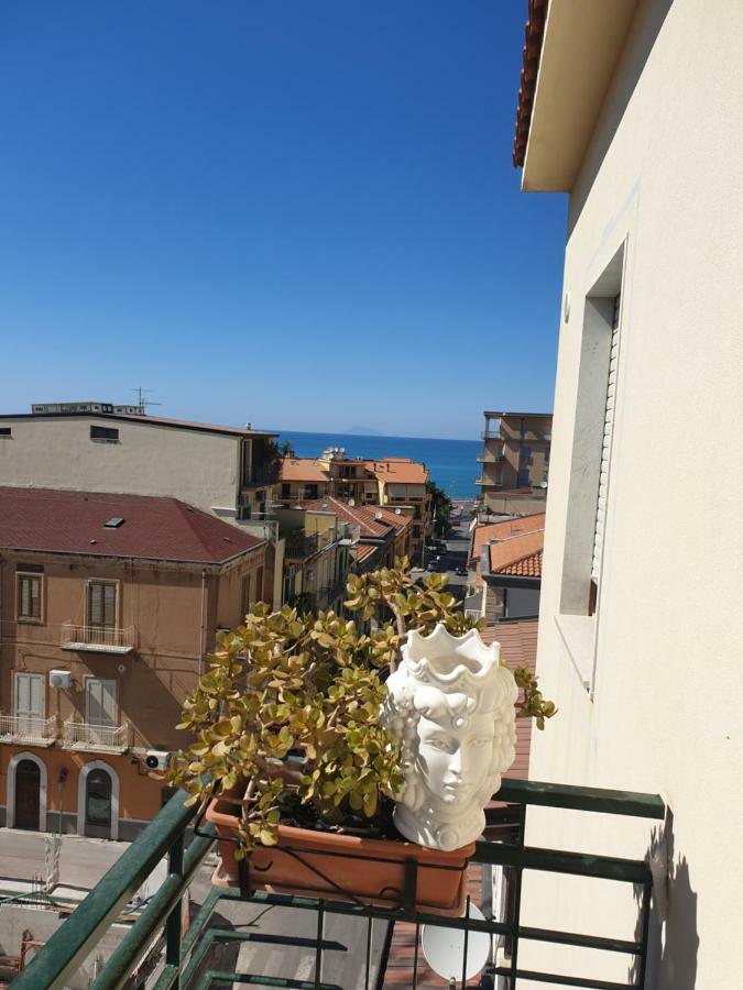 I Mori In Campidoglio Affitta Camere SantʼAgata di Militello エクステリア 写真